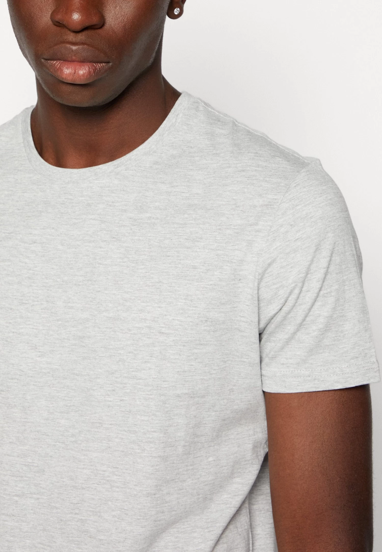 Pier One Unisex 5 PackT-Shirt BasicBlack /Dark Blue/Dark Green Donna T-shirt E Top PI921001F-Q11 9 Pier One Unisex 5 PackT-Shirt BasicBlack /Dark Blue/Dark Green Donna T-shirt E Top PI921001F-Q11 - immagine 9