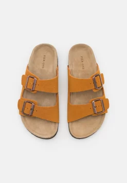 Pier One Leather Unisex - Pantofole - Cognac 9 Pier One Leather Unisex - Pantofole - Cognac -Pier One 0a90b3f5ba3a4e3880ec5567c19f8d23 scaled