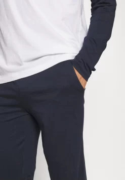 Pier One PigiamaDark Blue Uomo Per La Notte PI982M043-K11 9 Pier One PigiamaDark Blue Uomo Per La Notte PI982M043-K11 -Pier One 1429eeb521004663ae0248d33300ab05 scaled