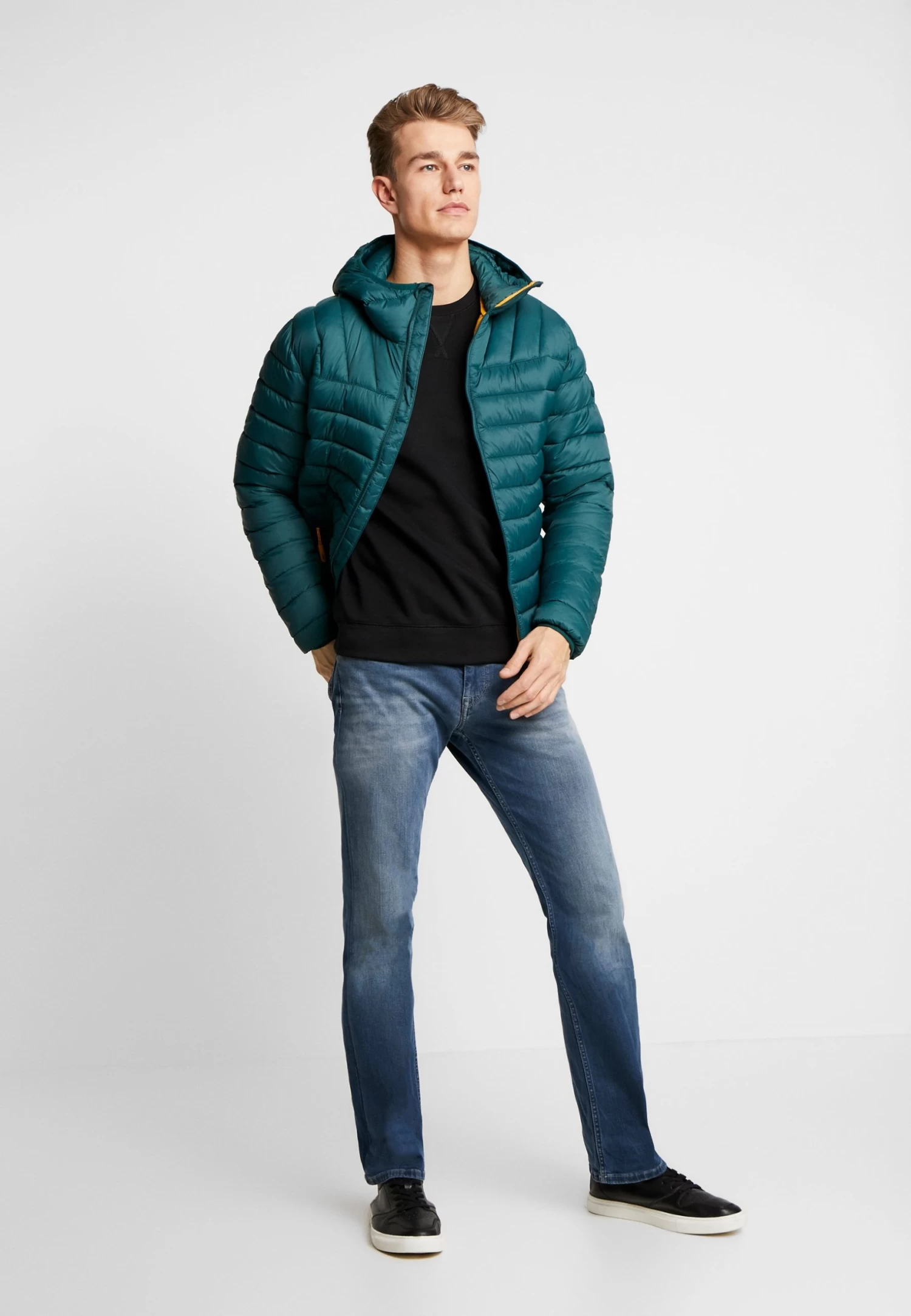 Pier One Birdie Embro C-NeckFelpaBlack Uomo Maglieria E Felpe PI922S01N-Q11 2 Pier One Birdie Embro C-NeckFelpaBlack Uomo Maglieria E Felpe PI922S01N-Q11 - immagine 2