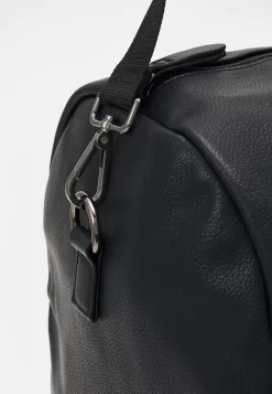 Pier One UnisexBorsa Da ViaggioBlack Donna Borse PI954H020-Q11 9 Pier One UnisexBorsa Da ViaggioBlack Donna Borse PI954H020-Q11 -Pier One 18ba7561d82f4d668ee78827ee1c936c scaled