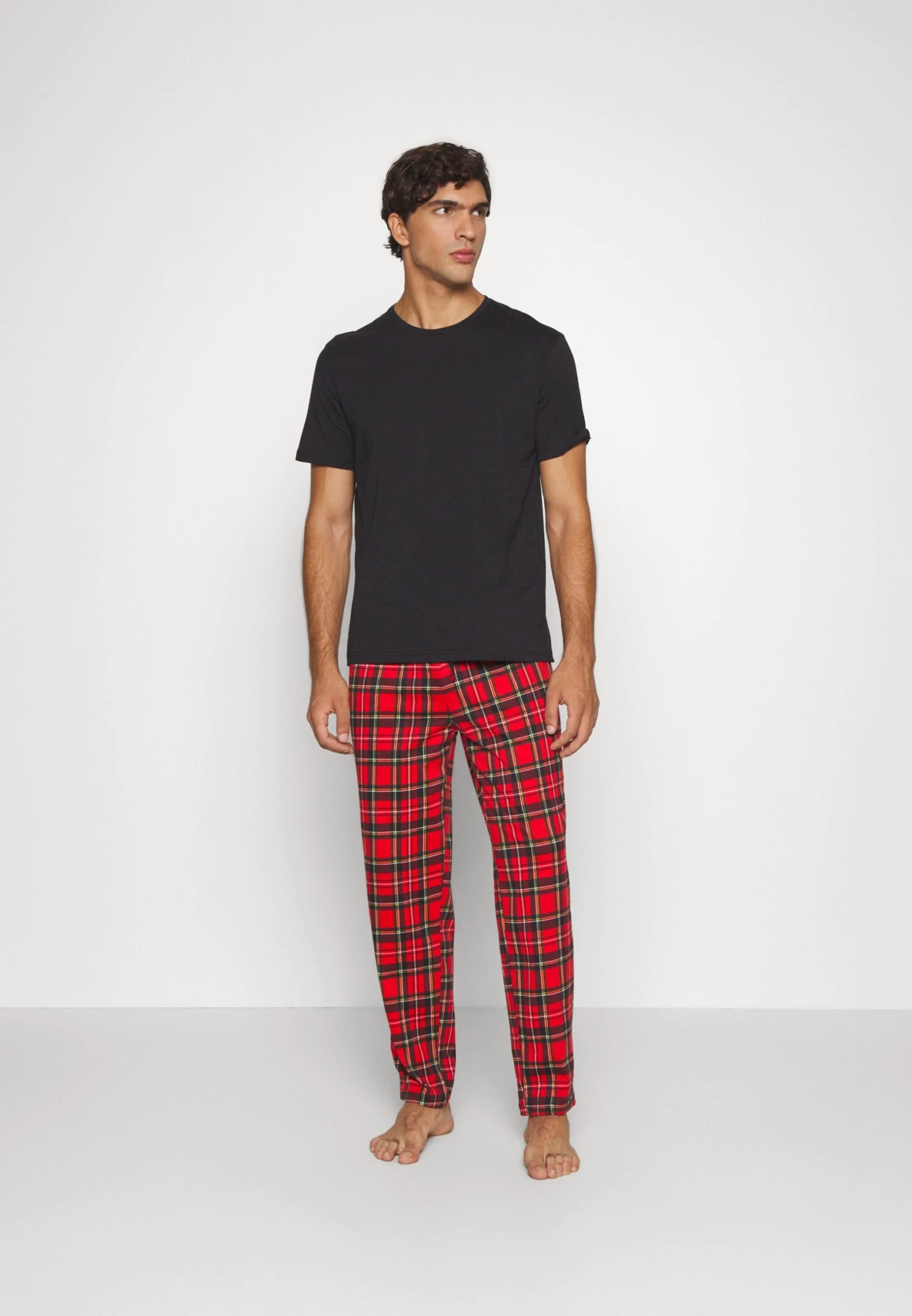 Pier One SinglePigiamaBlack/Red Uomo Per La Notte PI982M047-Q12 1 Pier One SinglePigiamaBlack/Red Uomo Per La Notte PI982M047-Q12