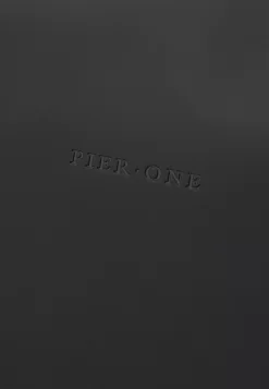 Pier One UnisexBorsa Da ViaggioBlack Donna Borse PI954H02F-Q11 -Pier One 39fdb5f7c20b4ea7b31fc65b27656f6d scaled