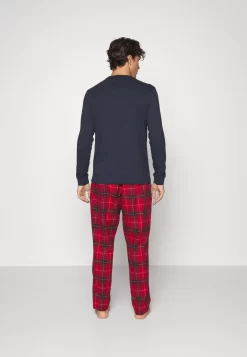 Pier One Maglia Del PigiamaDark Blue Uomo Per La Notte PI982N00D-K11 -Pier One 3f7ee9b8fecb410698ce02136babfcee scaled