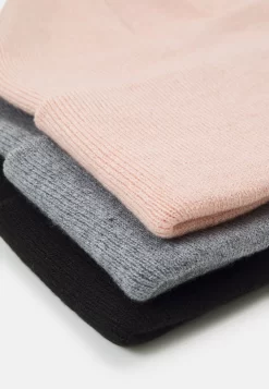 Pier One 3 Pack UnisexBerrettoBlack/Grey/Pink Uomo Cappellie Berretti PI954P00D-Q17 -Pier One 3f9ef0f4e0e84951afec0fba0bc8b394 scaled