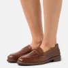 Pier One Leather - Scarpe Senza Lacci - Brown
