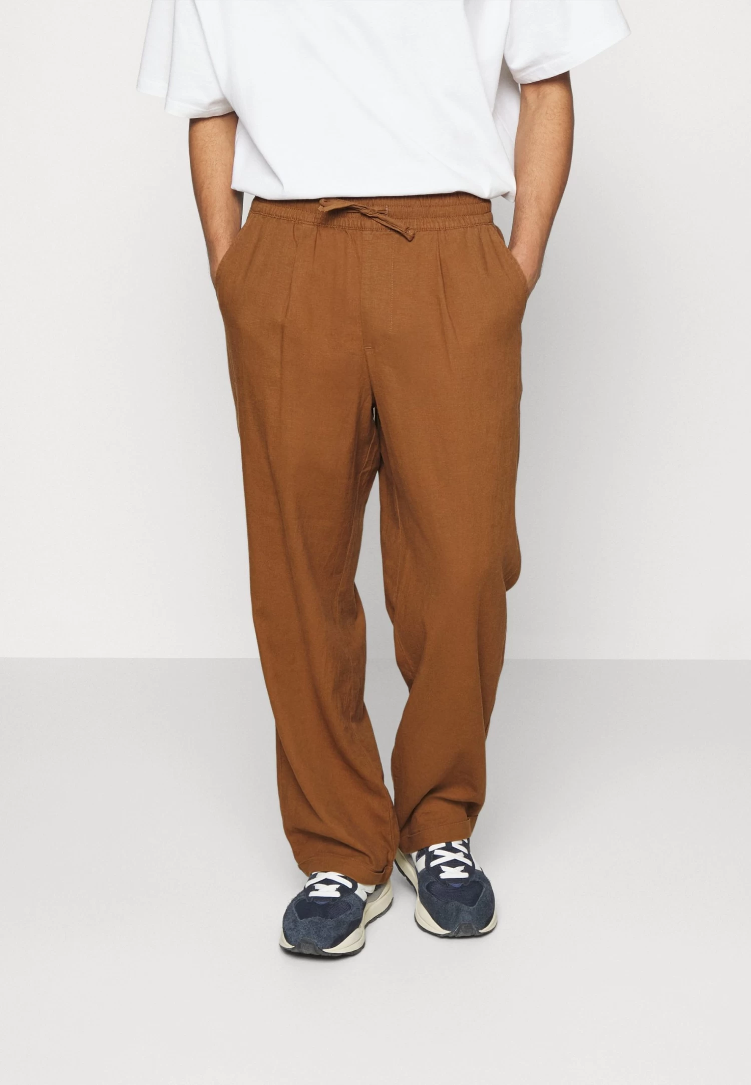 Pier One Drawcord Trousers Linen BlendPantaloniBrown Uomo Pantaloni PI922E05A-O11 1 Pier One Drawcord Trousers Linen BlendPantaloniBrown Uomo Pantaloni PI922E05A-O11