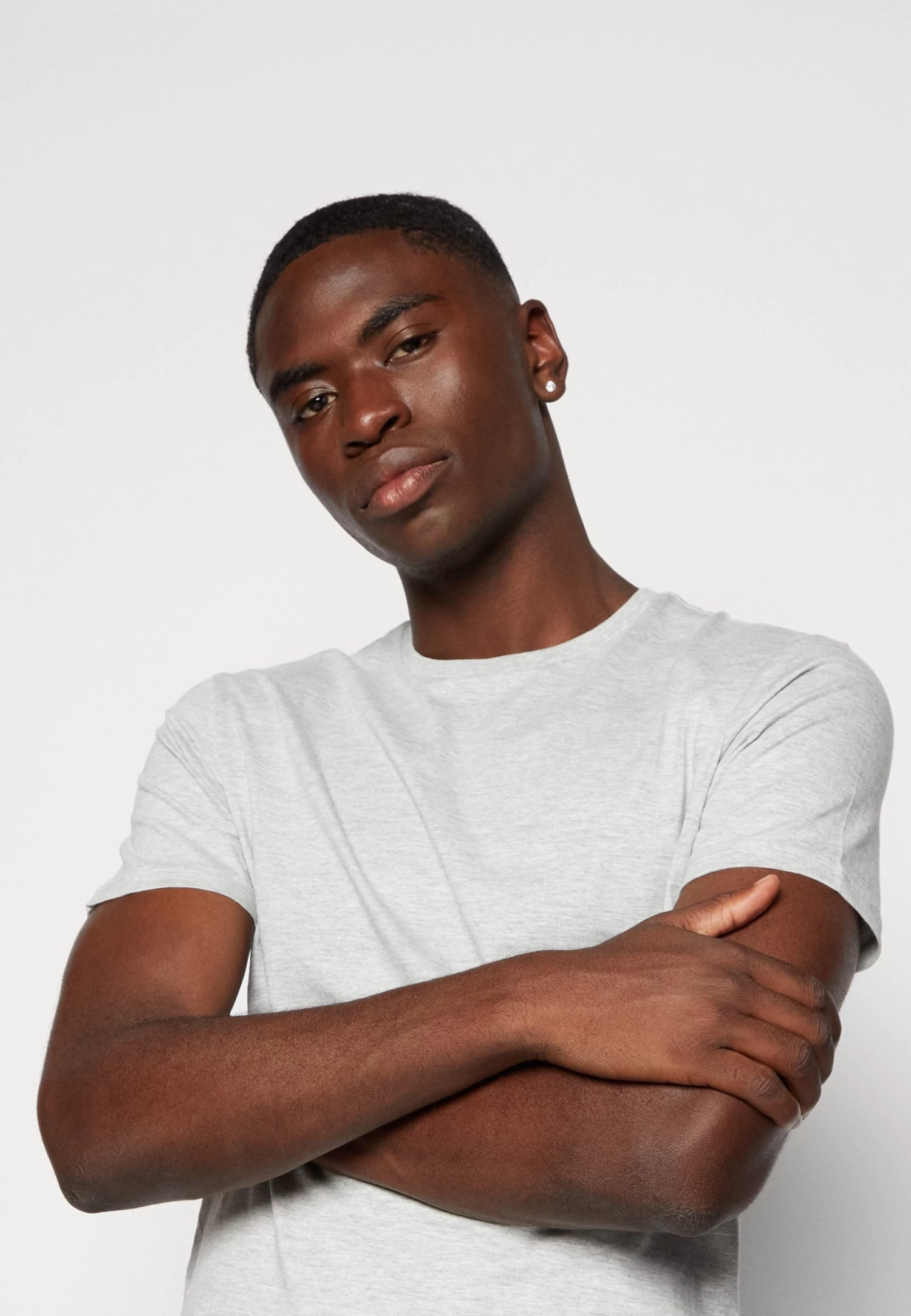 Pier One Unisex 5 PackT-Shirt BasicBlack /Dark Blue/Dark Green Donna T-shirt E Top PI921001F-Q11 4 Pier One Unisex 5 PackT-Shirt BasicBlack /Dark Blue/Dark Green Donna T-shirt E Top PI921001F-Q11 - immagine 4