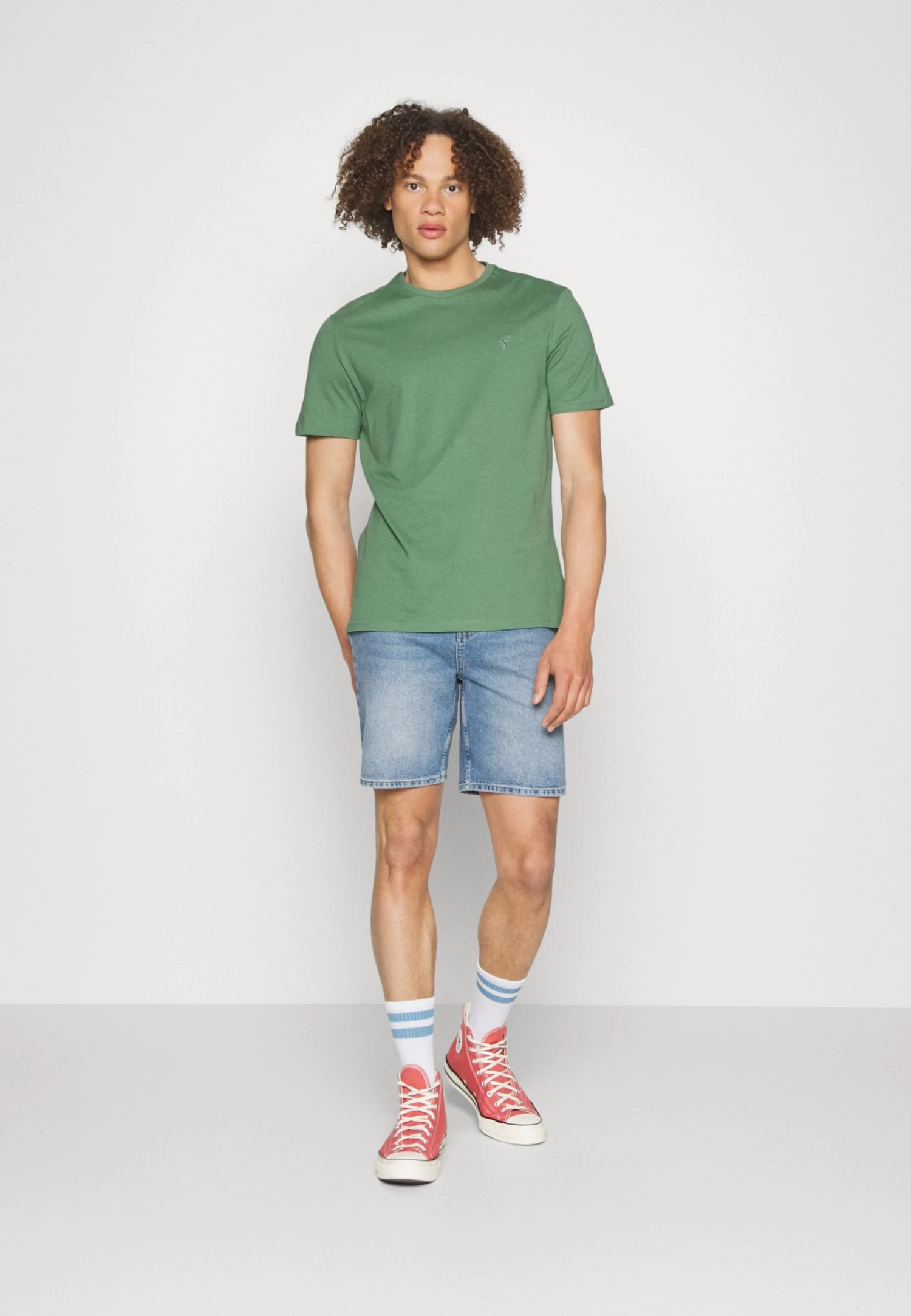 Pier One Unisex 5 PackT-Shirt BasicLight Blue/Purple/White Uomo T-shirt E Polo PI921001I-K11 1 Pier One Unisex 5 PackT-Shirt BasicLight Blue/Purple/White Uomo T-shirt E Polo PI921001I-K11