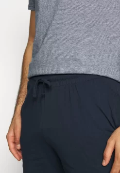 Pier One PigiamaDark Blue Uomo Per La Notte PI982M02S-K11 9 Pier One PigiamaDark Blue Uomo Per La Notte PI982M02S-K11 -Pier One 5cd278190b7e4ca4a9d8e88f3d1570ec scaled