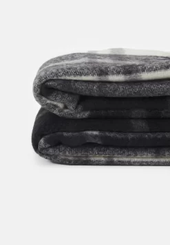 Pier One UnisexSciarpaBlack/White Donna Sciarpe PI954G016-Q11 -Pier One 6b6cf4cb6a3f49f68c20db82c430599d scaled