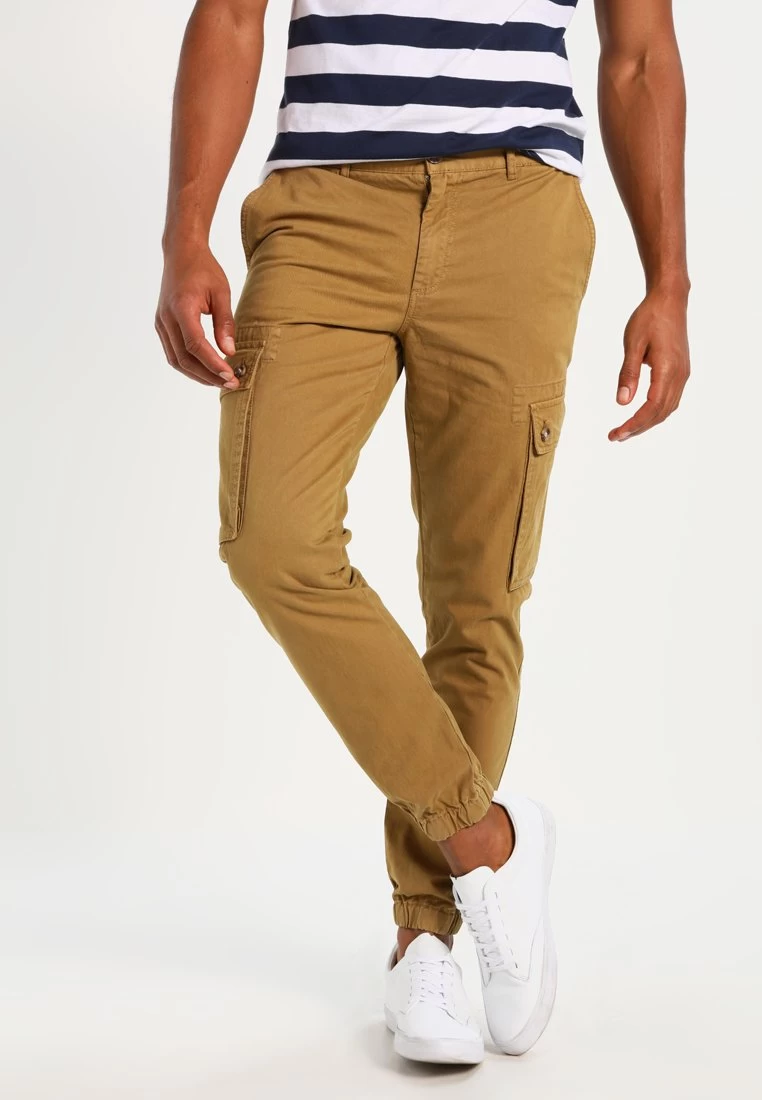 Pier One Pantaloni CargoCamel Uomo Pantaloni YO122E00V-B11 1 Pier One Pantaloni CargoCamel Uomo Pantaloni YO122E00V-B11