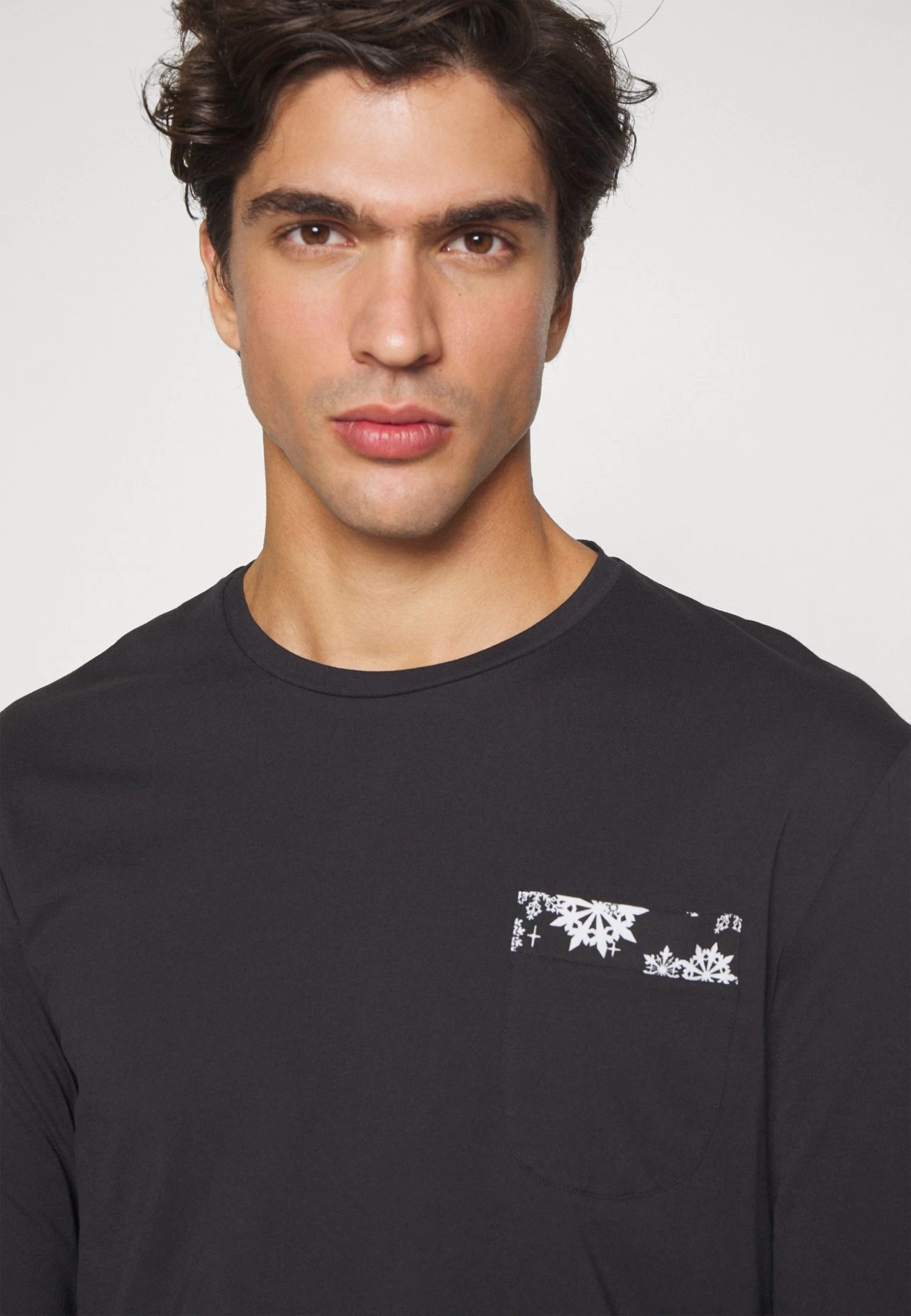 Pier One PigiamaBlack Uomo Per La Notte PI982M048-Q11 5 Pier One PigiamaBlack Uomo Per La Notte PI982M048-Q11 - immagine 5