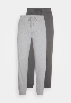 Pier One 2 PackPantaloni Del PigiamaMottled Dark Grey/Mottled Grey Uomo Per La Notte PI982L00I-C11 12 Pier One 2 PackPantaloni Del PigiamaMottled Dark Grey/Mottled Grey Uomo Per La Notte PI982L00I-C11 -Pier One 7438e3af94d84f41a7e5cef68ab55737 scaled