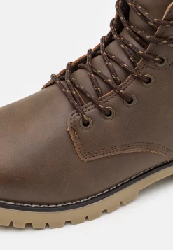 Pier One Stivaletti StringatiBrown Uomo Stivaletti/Stivali PI912K0B8-O11 -Pier One 75c06f11bf2f49d891b0449a8260d84a scaled