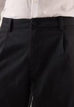 Pier One ChinoBlack Uomo Pantaloni PI922E05F-Q11 -Pier One 794e6f64732649ad8d0596605a439fb1 scaled