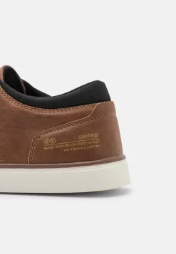 Pier One Sneakers BasseCognac Uomo Sneaker PI912O053-O11 -Pier One 8733e13d37d6492285523affe08eb939 scaled