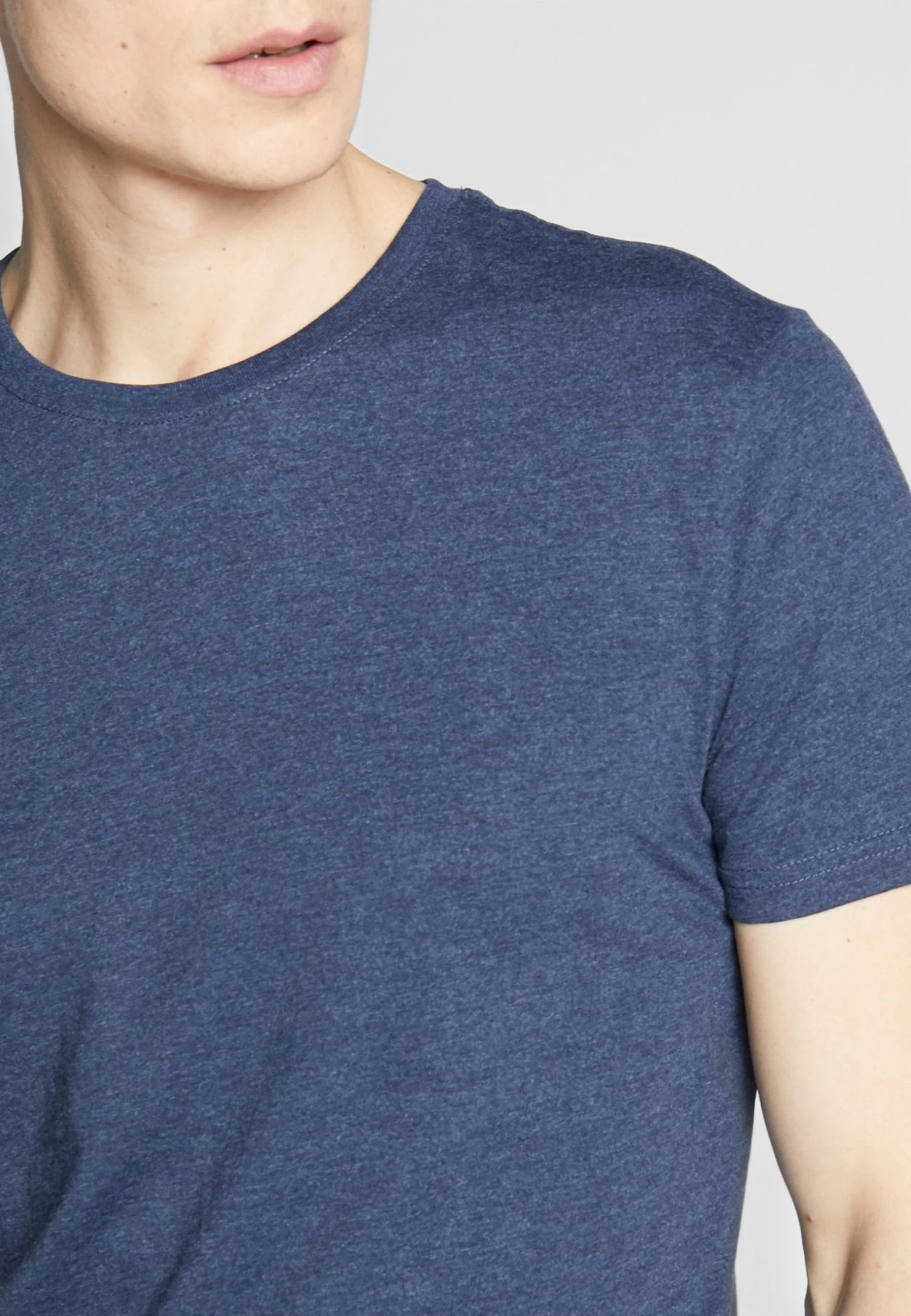 Pier One 3 PackT-Shirt BasicBlack/White/Blue Uomo T-shirt E Polo PI922O0GQ-Q13 5 Pier One 3 PackT-Shirt BasicBlack/White/Blue Uomo T-shirt E Polo PI922O0GQ-Q13 - immagine 5