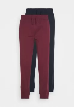 Pier One 2 PackPantaloni Del PigiamaDark Blue/Bordeaux Uomo Per La Notte PI982L00I-K11 10 Pier One 2 PackPantaloni Del PigiamaDark Blue/Bordeaux Uomo Per La Notte PI982L00I-K11 -Pier One 8cfc65dfd73741b79d4c0fe7a77d3571 scaled