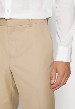 Pier One CompletoBeige Uomo Completi E Cravatte PI922A02G-B11 -Pier One 8f7c2b37fe42423cb12cd166b1245946 scaled