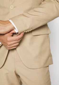 Pier One CompletoBeige Uomo Completi E Cravatte PI922A02G-B11 -Pier One a3806dd572714afc95007b85b66cb0f4 scaled