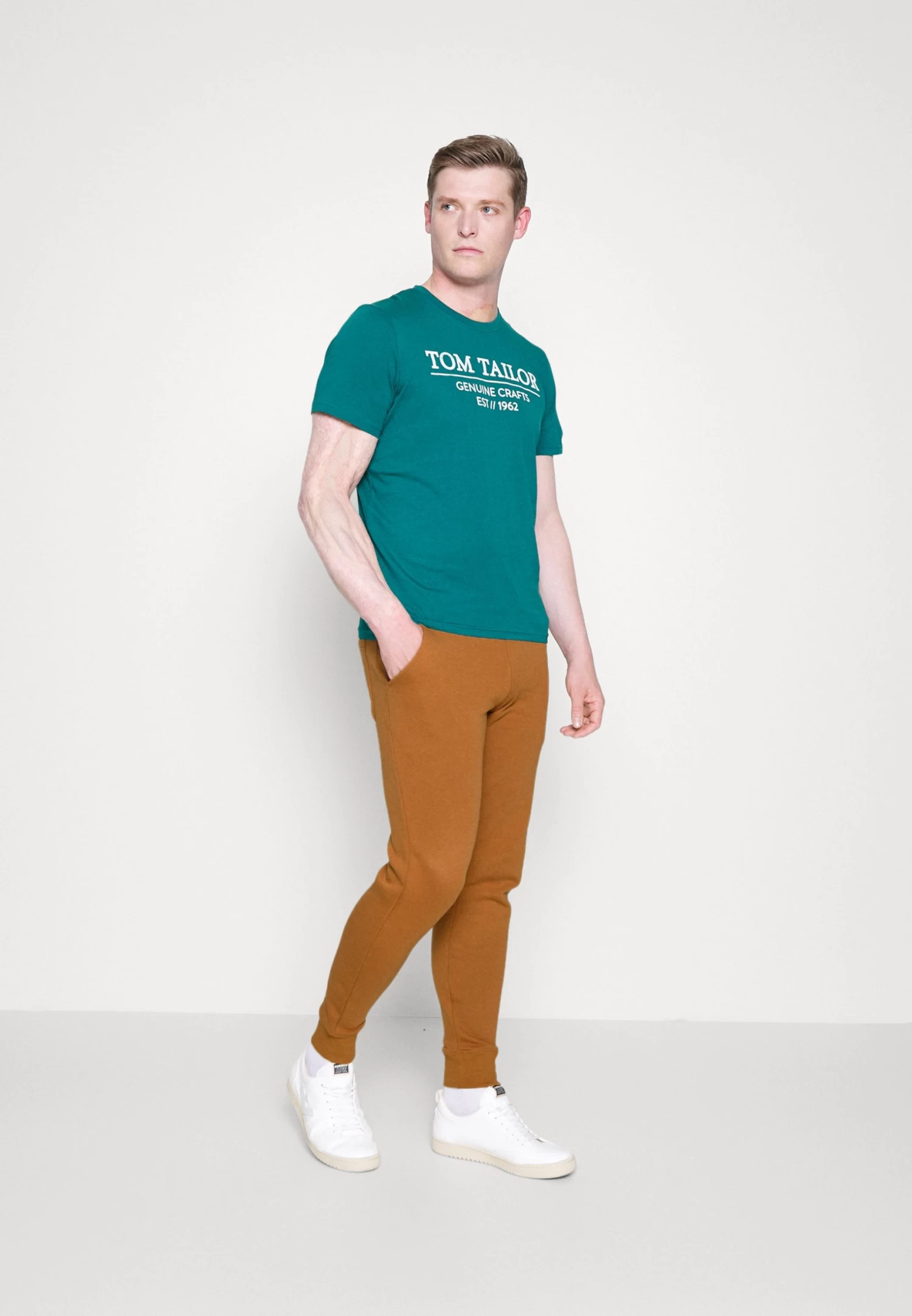 Pier One Pantaloni SportiviCamel Uomo Pantaloni Sportivi E Joggers PI922E03I-B13 2 Pier One Pantaloni SportiviCamel Uomo Pantaloni Sportivi E Joggers PI922E03I-B13 - immagine 2