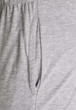 Pier One 3 PackPantaloni Del PigiamaDark Blue /Mottled Dark Grey/Dark Green Uomo Per La Notte PI982L00F-K13 11 Pier One 3 PackPantaloni Del PigiamaDark Blue /Mottled Dark Grey/Dark Green Uomo Per La Notte PI982L00F-K13 -Pier One adbcb08bd3ac461288f51f2b12eb38e1 scaled