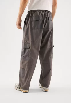Pier One Pantaloni CargoDark Grey Uomo Pantaloni PI922E05L-C11 -Pier One aeef7af8ea1c4dfeacbe1512bc743e9f scaled