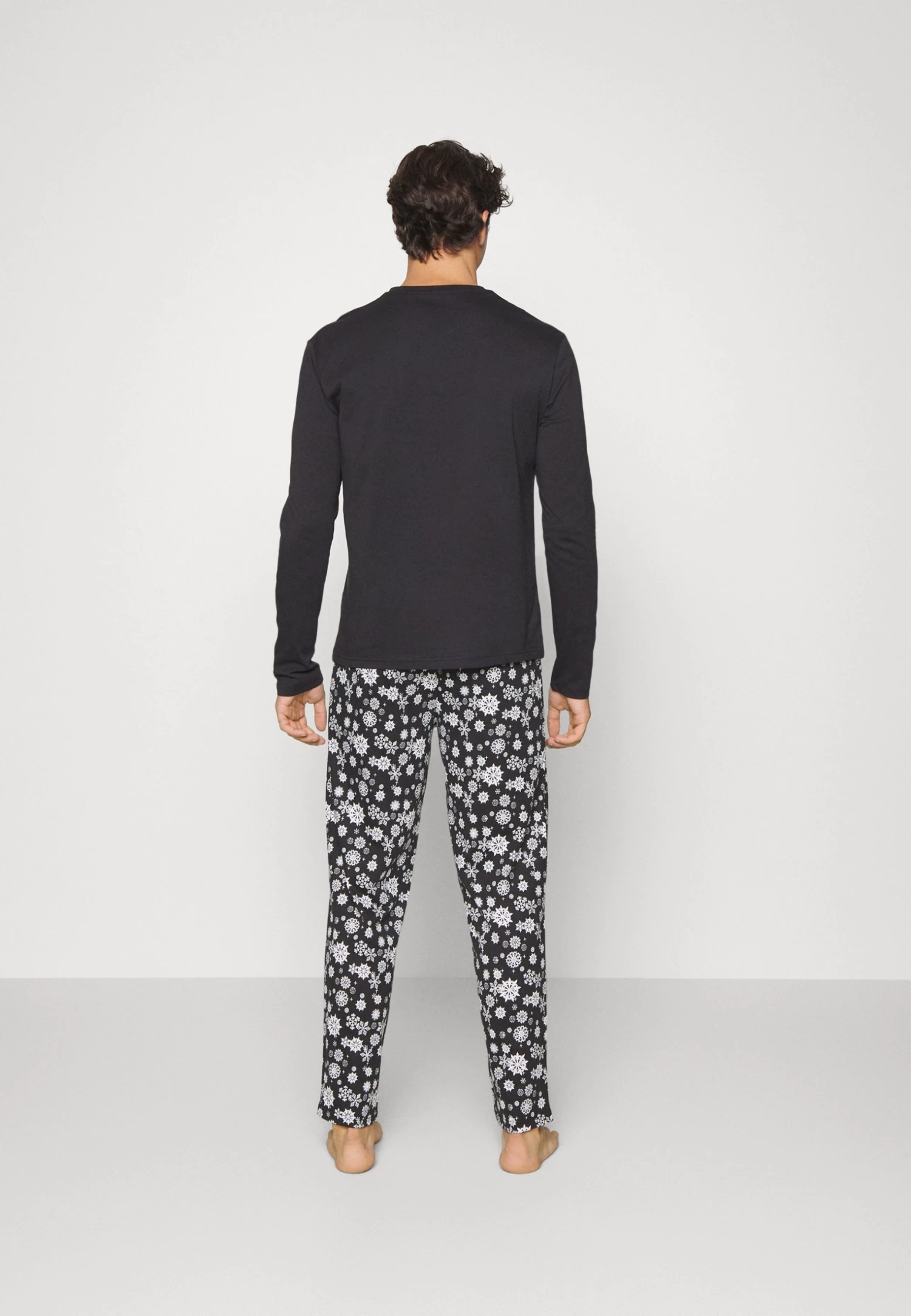 Pier One PigiamaBlack Uomo Per La Notte PI982M048-Q11 3 Pier One PigiamaBlack Uomo Per La Notte PI982M048-Q11 - immagine 3