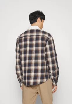 Pier One Giacca LeggeraBeige/Dark Blue Uomo Giacche PI922D0ET-B11 9 Pier One Giacca LeggeraBeige/Dark Blue Uomo Giacche PI922D0ET-B11 -Pier One b6355e3a479c48ddaae32e5d0d66f140 scaled