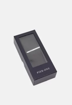 Pier One Set - Cravatta - Black 7 Pier One Set - Cravatta - Black -Pier One b6f134e0211046c2b37e1bc8ea8571a9 scaled