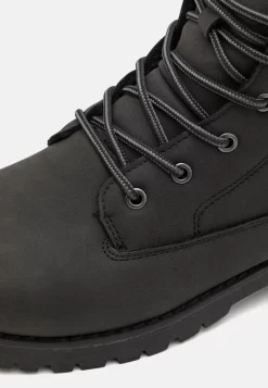 Pier One Stivaletti StringatiBlack Uomo Stivaletti/Stivali PI912K0B4-Q11 -Pier One b9f68db2c450470ba520bf5b2eda87fd scaled