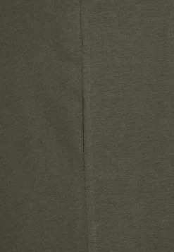 Pier One PigiamaKhaki Uomo Per La Notte PI982M033-N11 -Pier One d3eb5edc8d69470c9861043a553e3e9d scaled