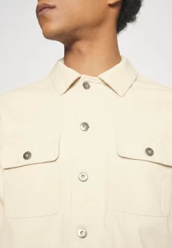 Pier One Undyed Twill Giacca Di JeansWhite Uomo Giacche PI922D0EA-A11 -Pier One d72bf7cf76b04ba396f021941020b1bc scaled