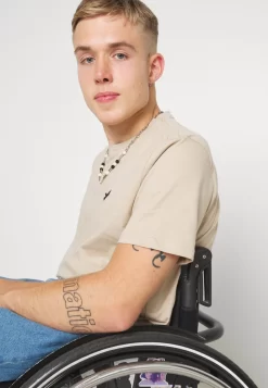 Pier One T-Shirt BasicBeige Uomo T-shirt E Polo PI922O0WD-B11 -Pier One d8948c5f88b844e3bff45ce89fc5551d scaled