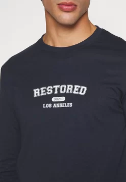 Pier One Maglia Del PigiamaDark Blue Uomo Per La Notte PI982N00D-K11 -Pier One df04ee6c2c164881a7be59a5360de105 scaled