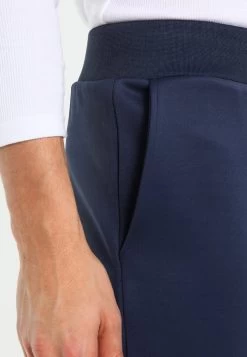Pier One Pantaloni SportiviDark Blue Uomo Pantaloni Sportivi E Joggers PI922E03Q-K11 -Pier One ee94ac0377b246a489619f8ae361129b